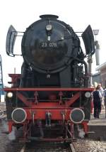 Frontansicht: 23 076 in ...  Peter Heck 12.09.2011