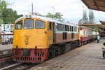 GEK 4041 (Co'Co', de, General Electric, Bj.1966, Fab.Nr. 35947) am 20.Mai 2016 im Bf. Surat Thani mit dem ORD 489 nach Khiri Ratthanikhom.