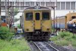 พซข.28 (พซข. = BTD/Bogie Trailer Diesel Railcar With Driving Cab, Bauj. 1971) am 17.Mai 2012 im Depot Nakhon Ratchasima. 

