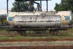 Obwohl eigentlich ein ท.ค. (ท.ค. =O.T./Oil Tank Wagon) ist der ข.ต.1652 (ข.ต. =L.S./Low Sided Wagon) mit der Bezeichnung des Ursprungswaggon angeschrieben. Bf. Surat Thani am 24.August 2011.

