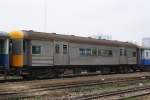 บชส. 617 (บชส = BTC/Bogie Third Class Carriage) am 16.Mrz 2011 im Bf. Hua Lamphong. Die Wagen บชส. 601-621 wurden 1995 von der australischen Queensland Railway erworben.

