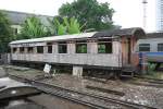 Im workshop Hua Lamphong hat dieser Teak-Kasten BNF überlebt. Er ist einer von den drei Wagen (BNF. 1-3), welche 1922 von Cravens Railway Carriage & Wagon Company, Sheffield geliefert wurden. Bild vom 16.März 2011.