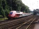 Thalys 4343 mit Thalys-zug 9433 Paris Nord-K�ln Hbf auf Aachen Hauptbahnhof am 13-07-1998. Bild und scan: Date Jan de Vries.