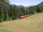 Zwischen Davos und Filisur ist stündlich dieser, aus 3 Wagen ... Zwischen Davos und Filisur ist stündlich dieser, aus 3 Wagen ...