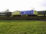 Ein Taurus des Siemens Dispo-Lokpools mit BoxXpress Beschriftung vor einem ...