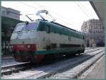E444-080 von Tre(n)Italia wartet in Genova PP auf neue Arbeit. ... E444-080 von Tre(n)Italia wartet in Genova PP auf neue Arbeit. ...