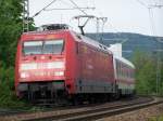 Die Br.101 047-9 Feuerwehr Express kurz hinter dem Bahnhof Aalen. ...