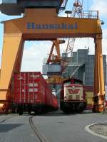 die EVB 410.03 bei der Arbeit Bremen-Inlandshafen am 15.05.07  ...