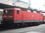 Lange nicht mehr gesehen die BR 143! Hier im Bahnhof ...