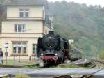 01118 bei Ausfahrt in Balduinstein, Plandampf Oktober 2003  ...