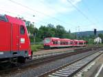 Einfahrt eines Triebwagens der BR.650. zur gleichen Zeit wartete eine ...