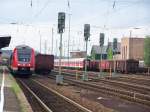 Links ein Treibzug der Br.612 nach Ulm Hbf und links ...