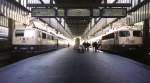 Stuttgart Hbf am 12.02.2000 mit 111 226-7 und 110 445-4. ...
