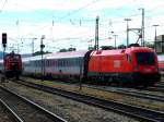 BR 363 1116 025 mit EC 24 nach Dortmund Hbf und 363 190 beim Rangieren in Regensburg Hbf. 