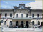 Eingangsportal des Bahnhofs Domodossola. Bahnhof und Umgebung wurden in den ...