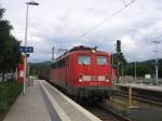 139 262 zieht am 27.06.2007 einen Stahlzug durch Schladern (Sieg) ...
