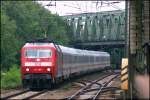 Lok 120 138-3 mit einem IC in Recklinghausen-S�d.  ...