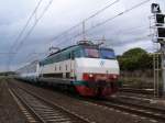 Eine E 444 rast mit circa 160 km/h (deswegen auch ...