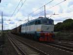 Eine E 655 durchf�hrt San Vincenzo mit einem G�terzug Richtung ...