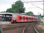 BR 425 061-9 steht im Bahnhof Altenbeken  ...