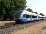 Die beiden UBB-Triebwagen 646 126 und 129 verlassen am 21.07.2007 ...