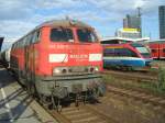 BR 225 BR 225 020-7 vor D�ngemittel-Zug,dahinter die 
BR 225 015-7 im Schub,Gleis 26 ,Dortmund Hbf.