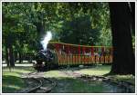 sonstiges Liliputbahn im Wiener Prater. Auf dem Foto vom 30.6.2007 befindet sich Da2 'Brigitte' kurz vor der ersten Haltestelle Rotunde. Jede Garnitur hat �brigens Platz f�r 96 Personen.