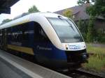 nordwestbahn-nwb VT 508 als NWB 87762 richtung Esens (Ostfriesl) in Sande, 18.6.07