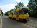 KT4DT 7082 der Berliner Verkehrsbetriebe auf der Linie 21 nach ...