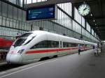 Ein ICE-T Br.411 im Bahnhof Stuttgart Hbf. Dieser Zug furh ... Ein ICE-T Br.411 im Bahnhof Stuttgart Hbf. Dieser Zug furh ...