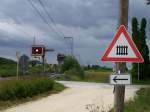 Achtung Bahn�bergang! Bahn�bergang: B� 67.7 zwischen Aalen und Aalen-Essingen. Aufgenommen ...