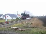 BR 41 1144 mit Sonderzug in Richtung K�lleda;

im Hintergrund: S�mmerda ...