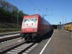 101 143-6 beim Scheibensaubermachen am 30.4.2007 in Kreiensen  ...