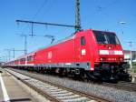Br.146 212-6 sonnt sich im Sonnenschein der Sonntags-Sonne. Der Zug ...