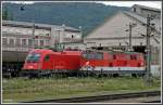 1216 238 + 2413 059 am 10.06.2007 vor der Traktion ...