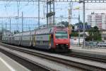 Eine interessante Komposition bildeten die Re 450104 (Zürich Hard) und ... Eine interessante Komposition bildeten die Re 450104 (Zürich Hard) und ...