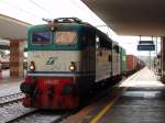 E645.321 mit einem G�terzug ...  Andrea Zaratin 27.07.2007