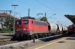 140 646-1 vor einem Kesselwageng�terzug kreuzt sich am 26.07.07 mit ...