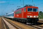 155 187-8 vor einem Interregio in Berlin-Grunewald. Dies war eine ...