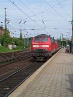 BR 218 Lokportraits Br 218 493 und eine Schwesterlok setzen sich gleich an den Intercity nach Westerland (26.7.2007)