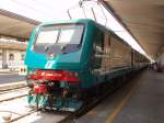 E 464 E464 308 mit einem Regiozug in Triest