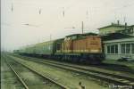 BR 201 201 082 steht am 10.12.1994 in Naumburg (Saale) Hbf mit ihrem Zug in Richtung Artern bereit.