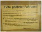 bahnschilder-werbeplakate-und-ahnliches Das Schild mit dem Hinweis auf die Schlie�ung der Fahrkartenausgabe im Bahnhof Frankfurt am Main-Griesheim h�ngt seit der Schlie�ung im Jahre 1992 bereits l�nger als 15 Jahre im Fenster der ehemaligen Fahrkartenausgabe, die Bundesbahn ist hier zumindest auf dem Papier noch pr�sent (Aufnahmedatum 26.07.2007).