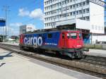 ae-6-6--ae-610 Die Ae 6/6 mit dem Gemeindewappen der Stadt Wil wartet im Bhf.Pratteln auf die freigabe