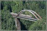 ICE 562 am 25.07.2007 auf der ber�hmten Trisannabr�cke.  ...
