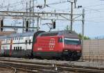 re-460-lokportraits SBB - Schnellzug mit 460 011-0 bei der Einfahrt in den Bahnhof von Burgdorf am 30.06.2007