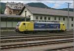 br-189-dispolok Nach der Ankunft der der 'WM-Dispolok' E189 917RT am 28.06.07, wartet die Lok nun auf den n�chsten Einsatz. Auf der Werbefolie ist ein bekannter Italienischer Fu�ballspieler abgebildet.