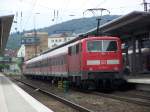 aschaffenburg Br.111 185-5 als RE nach W�rzburg Hbf. Vorne hing eine weiter 111er. 
Aufgenommen am 2.August 2007 im Bahnhof Aschaffenburg Hbf.
Im Hintergrund: Stellwerk-Aschaffenburg.