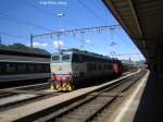 E 656 227 wird am 3.8.07 durch eine E934 in ...