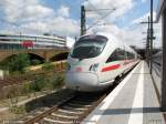 ICE 1003 aus Warnem�nde nach M�nchen verl�sst gerade Berlin Gesundbrunnen, ...